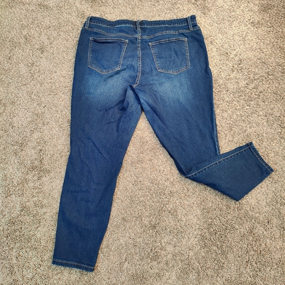 Ava & Viv Medium Wash Skinny Jeans - Picture 2 of 6